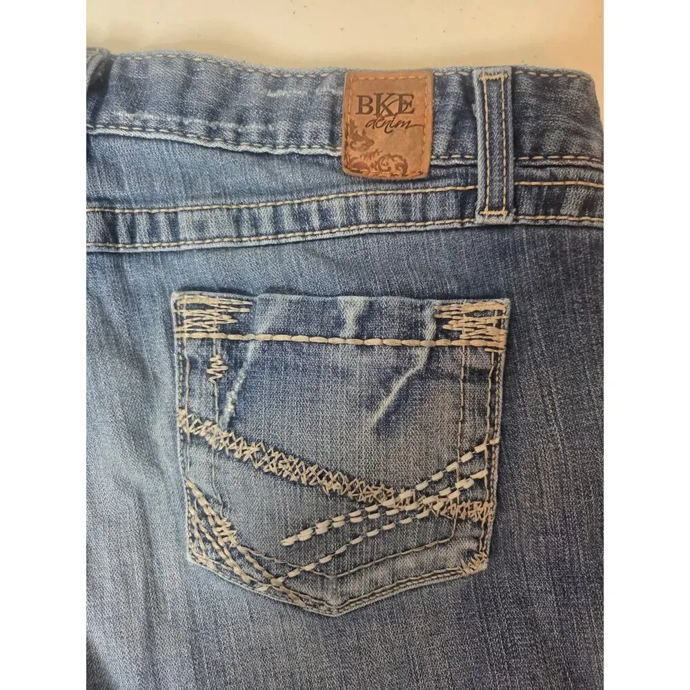 BKE Kate Womens Size 32 Medium Wash Stretch Denim Jean Shorts Casual Summer